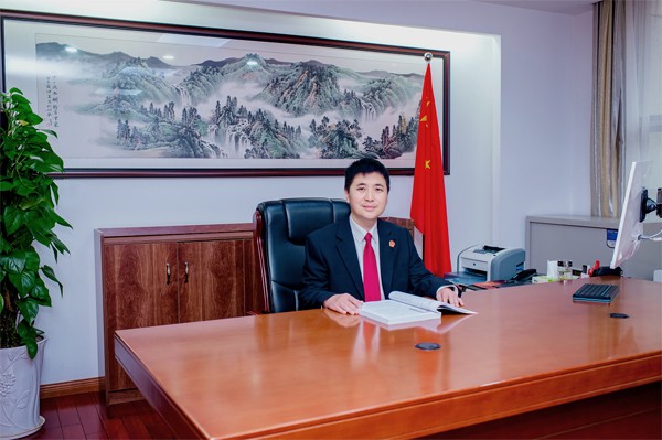 深学细悟笃行习近平法治思想
以严格公正司法答好防范化解重大风险“四道题”